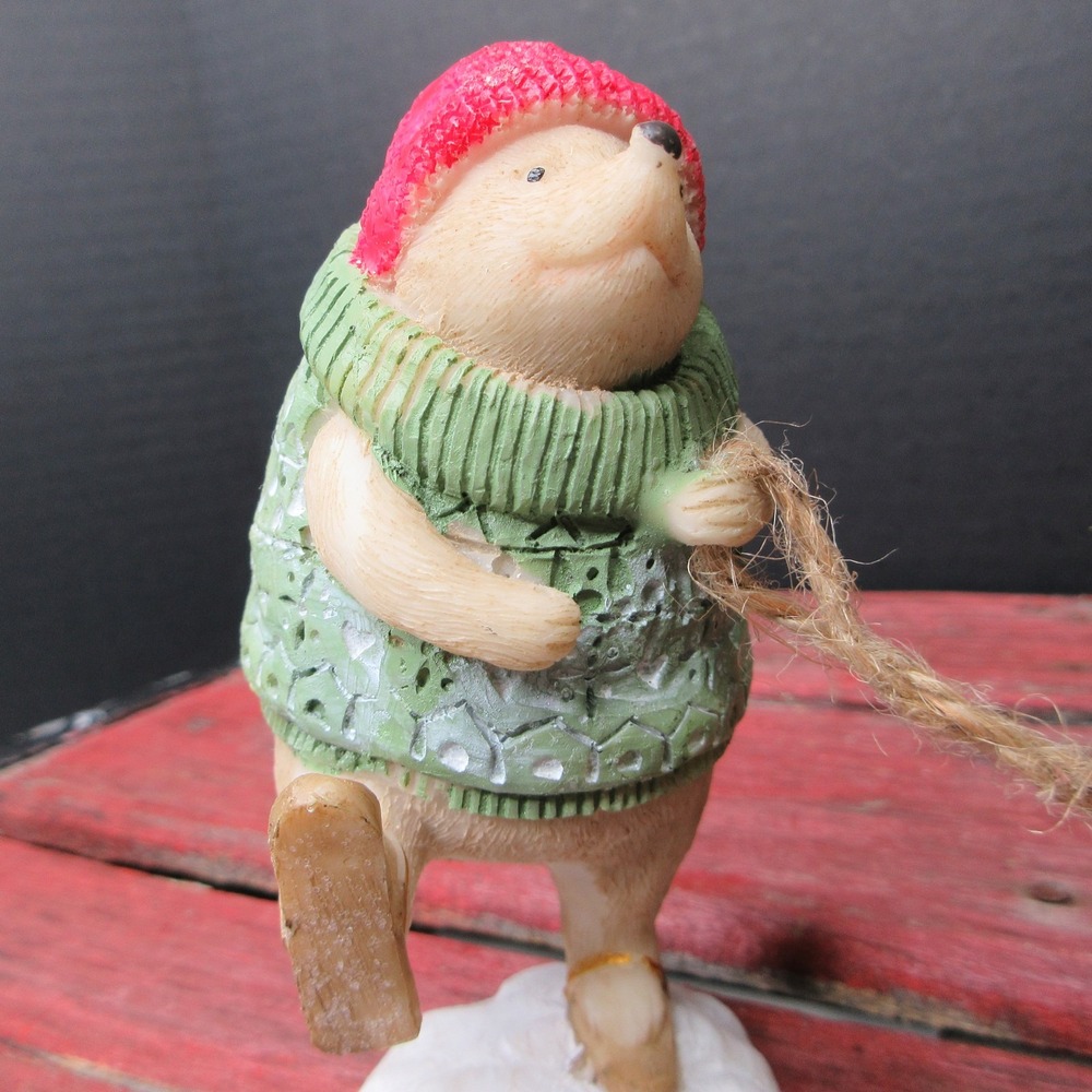 Charming Hedgehog Winter Sleigh Ride Figurine Set Christmas Holiday Decor NEW - Picture 11 of 16